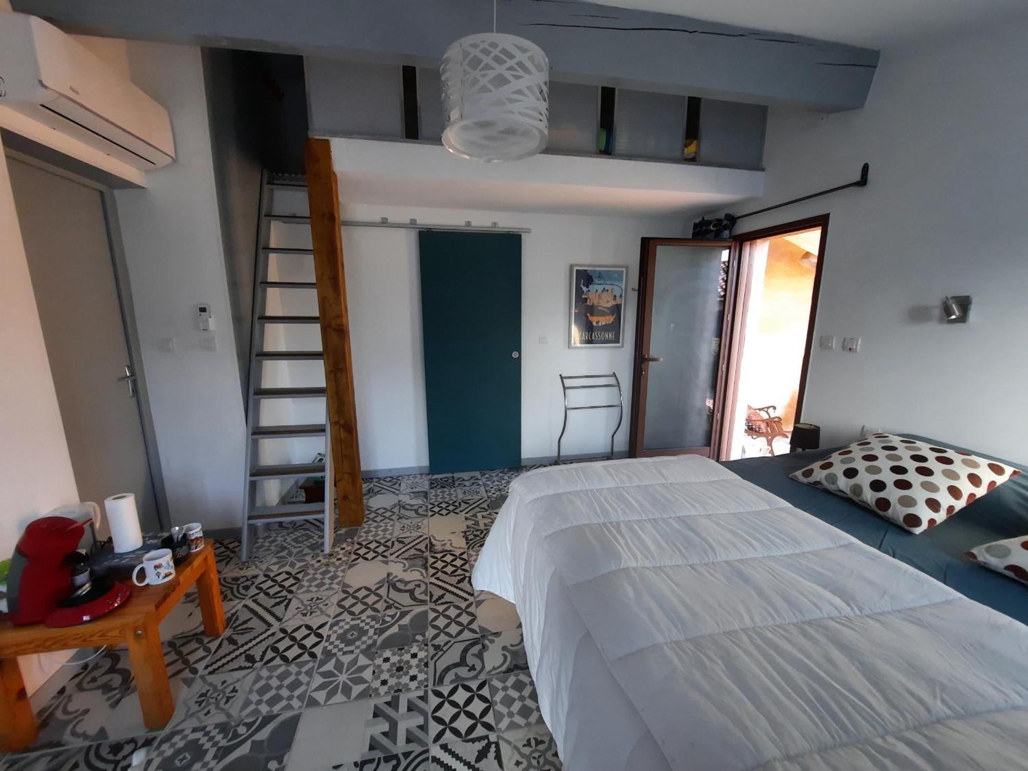 Le Lodge Des Chenes Brousses-et-Villaret Exterior photo